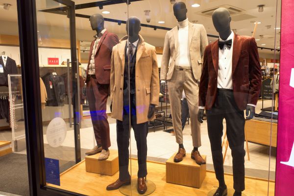 Shopping Mall Window Cleaning Service